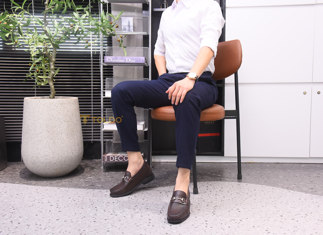 Giày cao 8cm đục lỗ thoáng khí siêu nhẹ 12